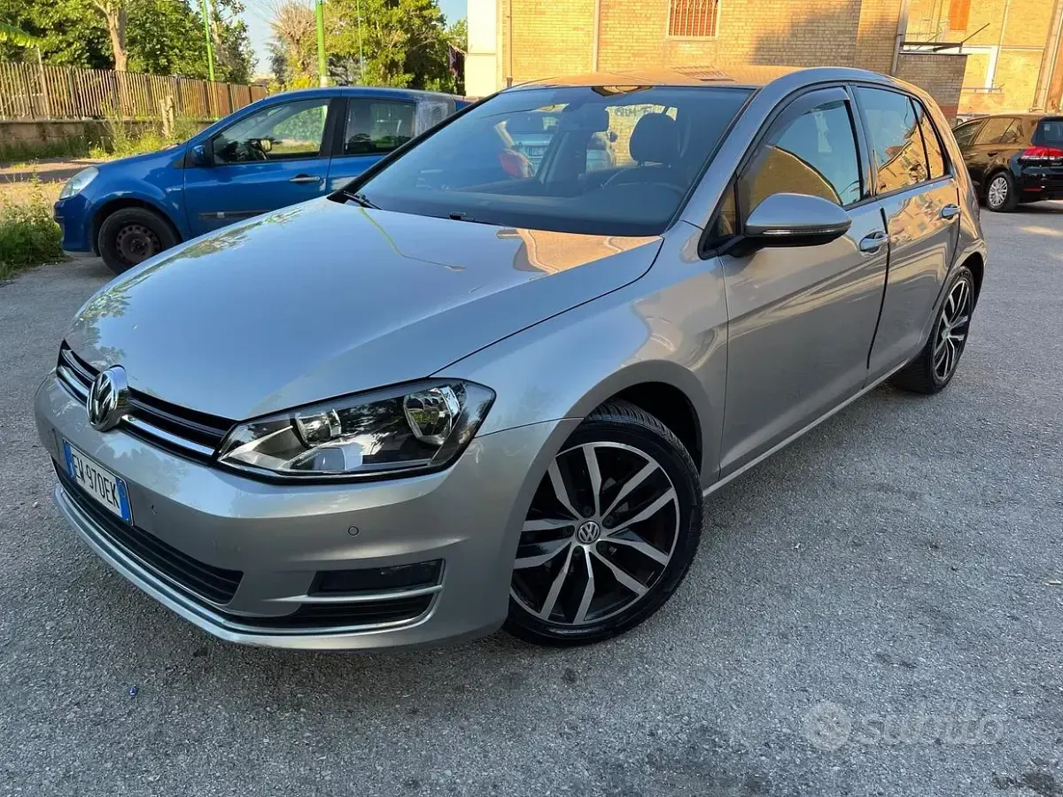 Usata VW Golf VII Highline 105 CV (77 kW) 2014 Grigio Berlina