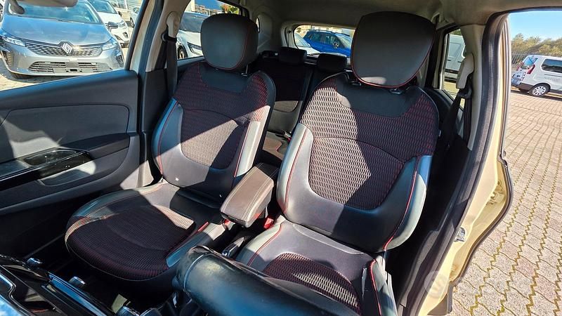 Usata Renault Captur 90 CV (66 kW) 2016 SUV