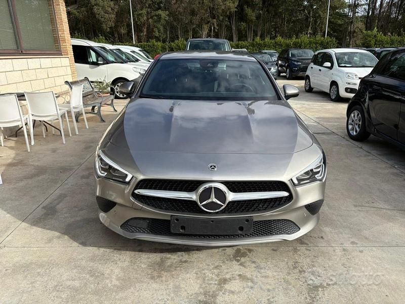 Usata Mercedes CLA180 116 CV (85 kW) 2020 Oro Berlina
