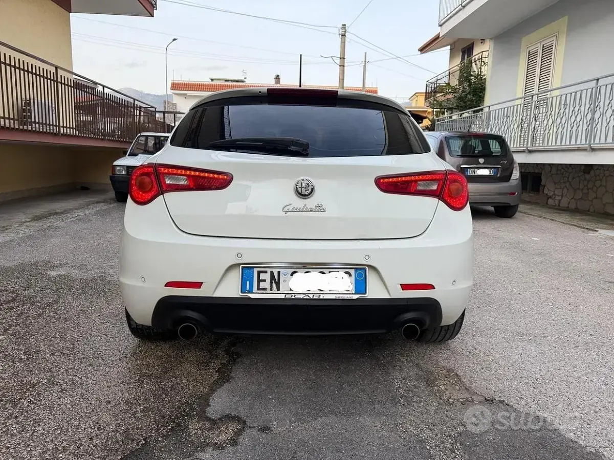 Usata Alfa Romeo Giulietta 170 CV (125 kW) 2012 Bianco Utilitaria