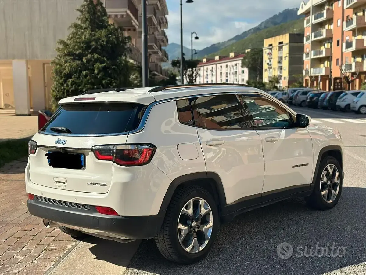 Begagnad Jeep Compass Limited 120 HK (88 kW) 2019 Vit SUV