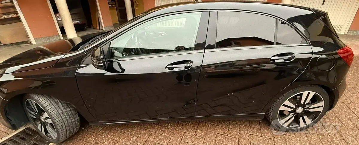 Usata Mercedes 180 2017 Nero Berlina