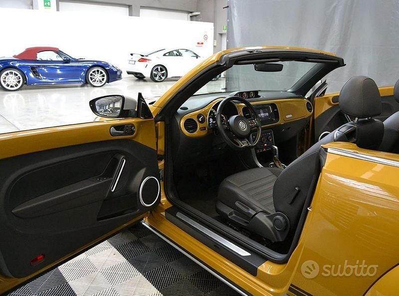 Usata VW Beetle Cabriolet Sport 150 CV (110 kW) 2016 Sandstorm Cabrio