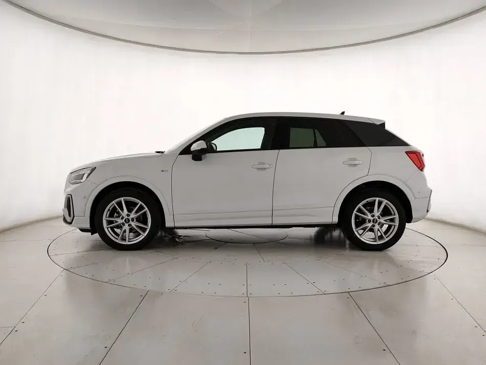 Usata Audi Q2 S-Line 150 CV (110 kW) 2025 Bianco ghiaccio metallizzato SUV