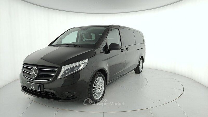 Nero Usata 2022 Mercedes Vito Furgone | 35.900 € (Molto cara) - Immagine 1/4