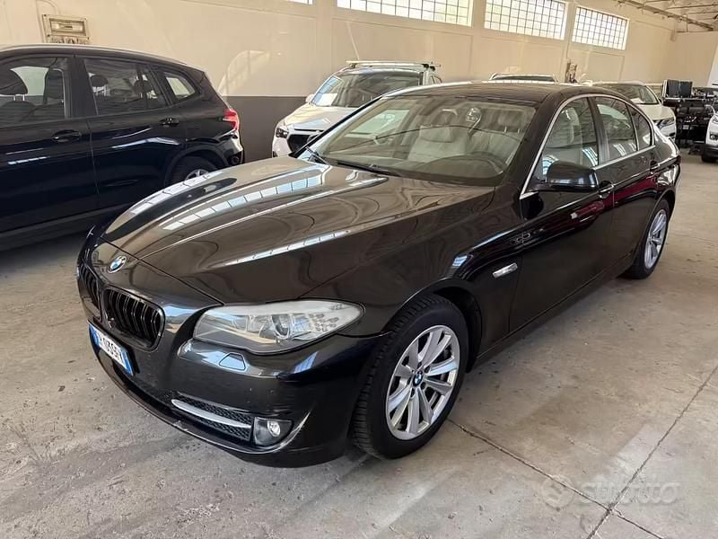 Usata BMW 525 Efficient Dynamics 218 CV (160 kW) 2012 Nero Berlina