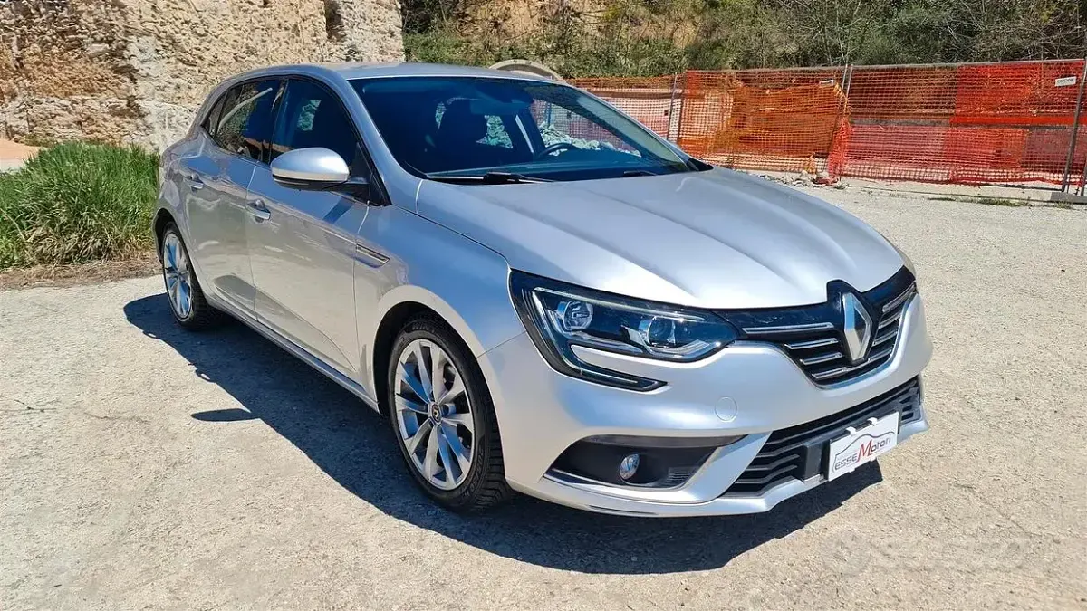 Usata Renault Mégane Intens 110 CV (80 kW) 2017 Grigio Berlina