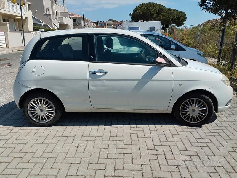 Usata Lancia Ypsilon 60 CV (44 kW) 2008 Utilitaria