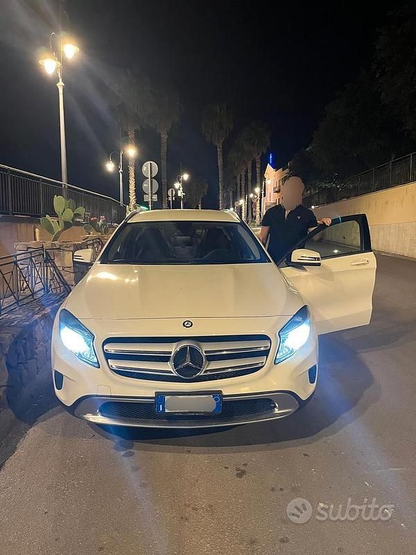 Usata Mercedes GLA200 136 CV (100 kW) 2014 Bianco SUV