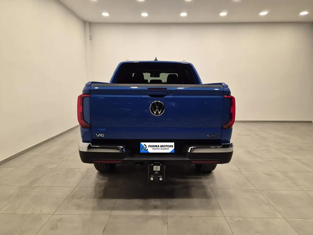 Nuova VW T7 241 CV (177 kW) 2025 Bluazzurro Furgone