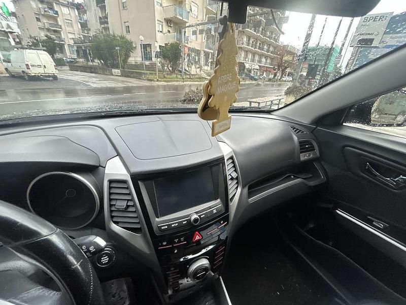 Usata Ssangyong (KGM) Tivoli 116 CV (85 kW) 2016 SUV