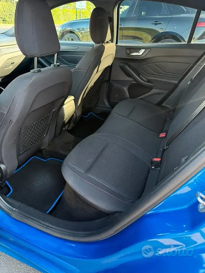 Usata Ford Focus 120 CV (88 kW) 2019 Bluazzurro Berlina