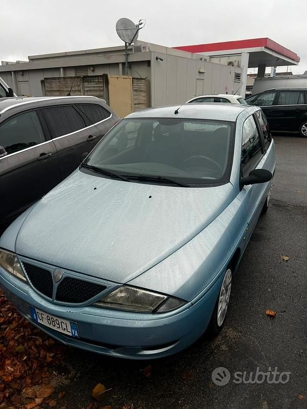 Usata Lancia Ypsilon 80 CV (58 kW) 2003 Blu Utilitaria