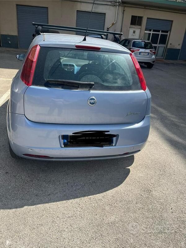 Usata Fiat Grande Punto 75 CV (55 kW) 2006 Blu Utilitaria