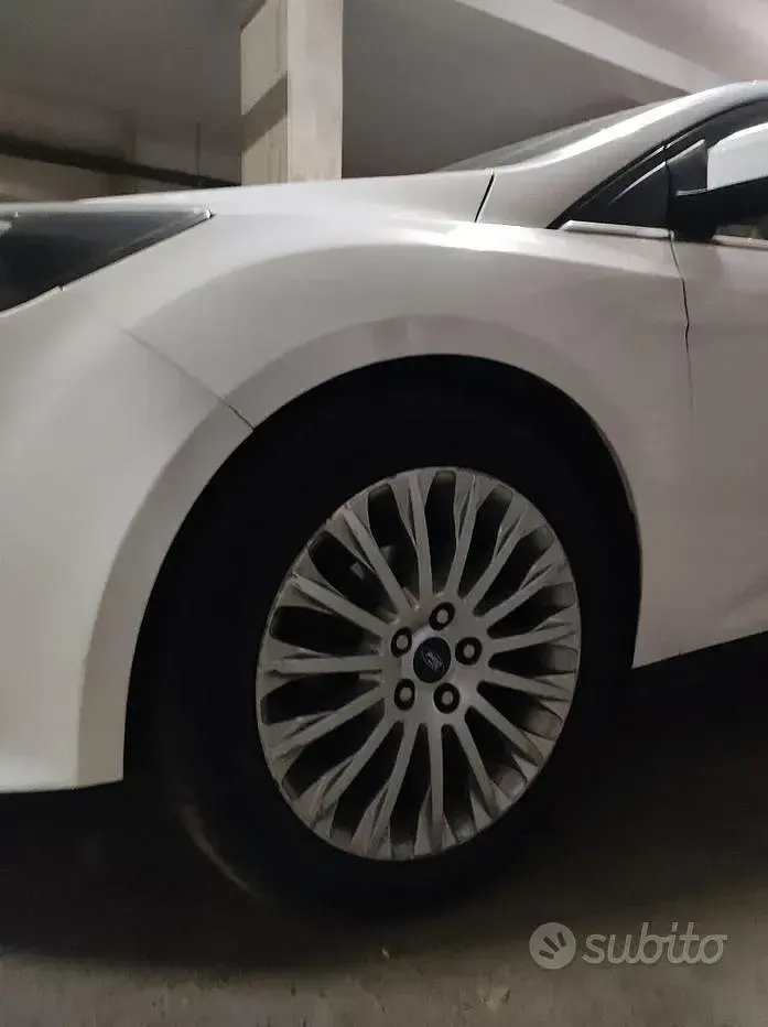 Usata Ford Focus 125 CV (91 kW) 2012 Bianco Berlina