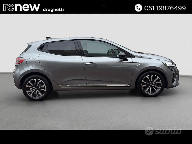Usata Renault Clio V Techno 91 CV (66 kW) 2025 Grigio Berlina