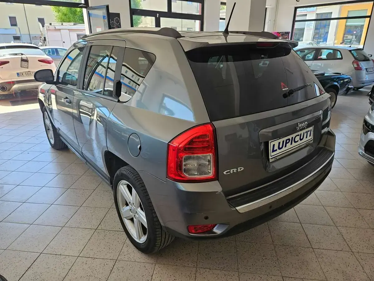 Usata Jeep Compass Limited 163 CV (119 kW) 2012 Grigio scuro SUV