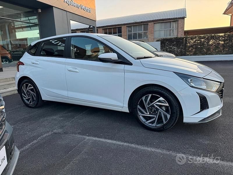 Usata Hyundai i20 78 CV (57 kW) 2024 Bianco Utilitaria