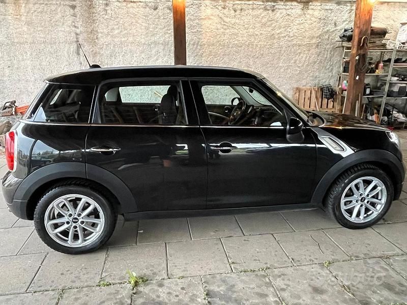 Usata Mini Cooper D Countryman 111 CV (81 kW) 2015 Nero SUV