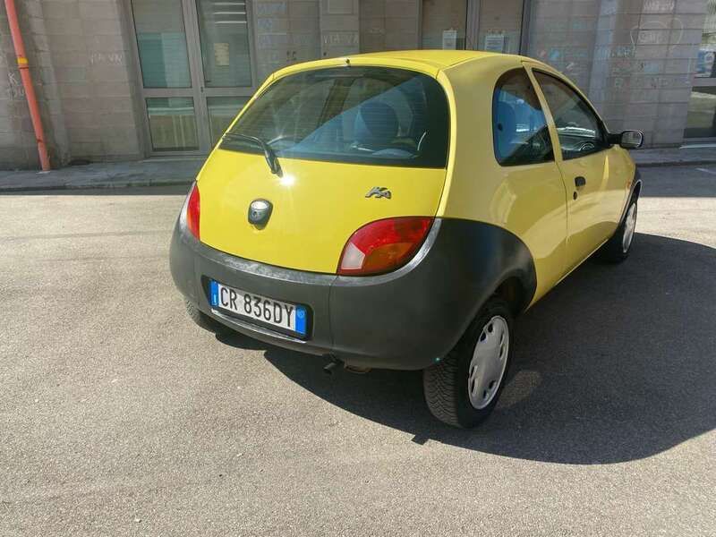 Usata 2002 Ford Ka Collection Due volumi | 1450 € (Buon prezzo) - Immagine 1/4