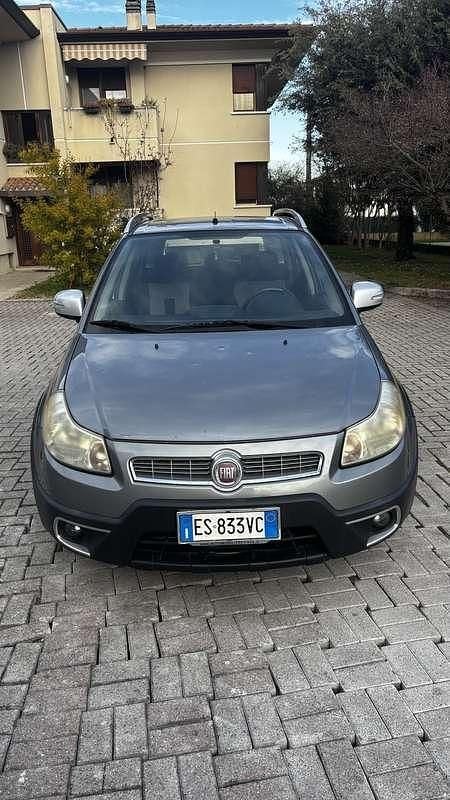 Usata Fiat Sedici Emotion 120 CV (88 kW) 2012 SUV