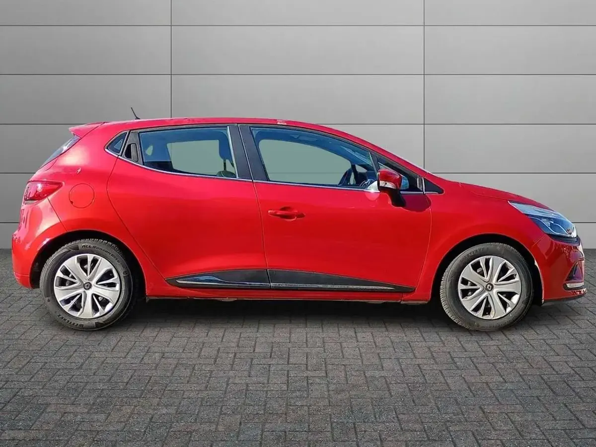 Usata Renault Clio Zen 75 CV (55 kW) 2016 Other Utilitaria