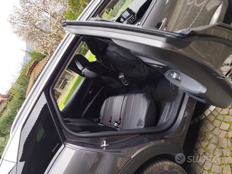 Usata Peugeot 3008 130 CV (95 kW) 2021 Grigio Furgone