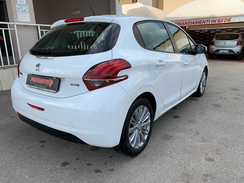 Usata Peugeot 208 Allure 82 CV (60 kW) 2018 Bianco Utilitaria