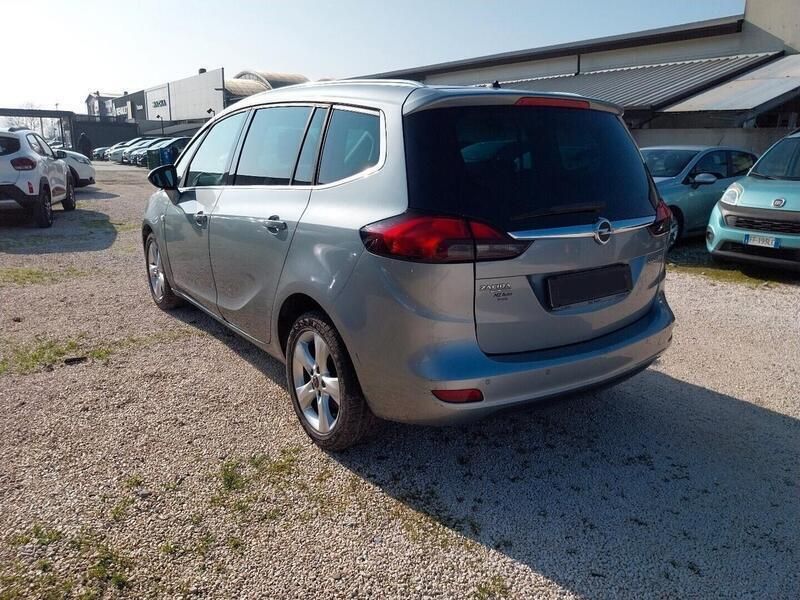 Usata Opel Zafira Tourer Cosmo 149 CV (109 kW) 2013 Grigio Monovolume