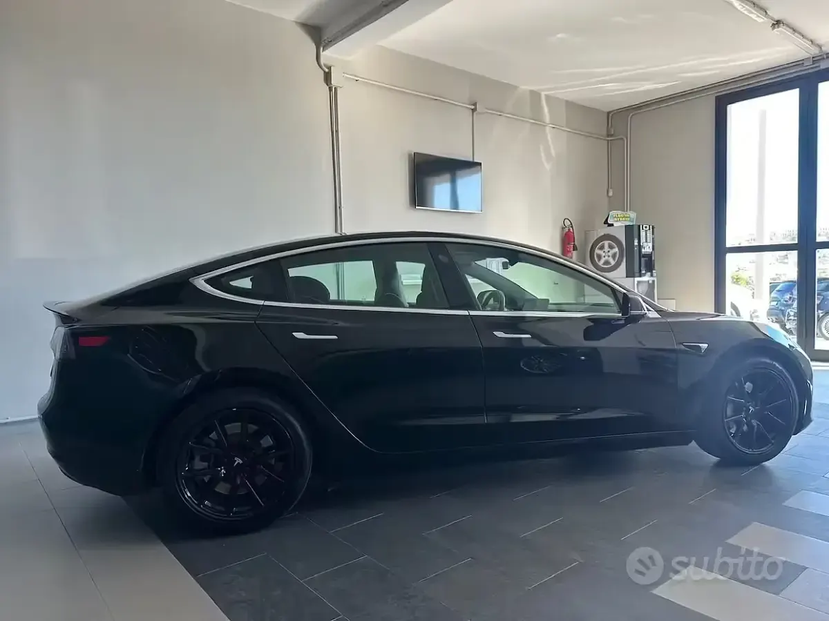 Usata Tesla Model 3 Long Range AWD 152 kW (208 CV) 2019 Nero Berlina