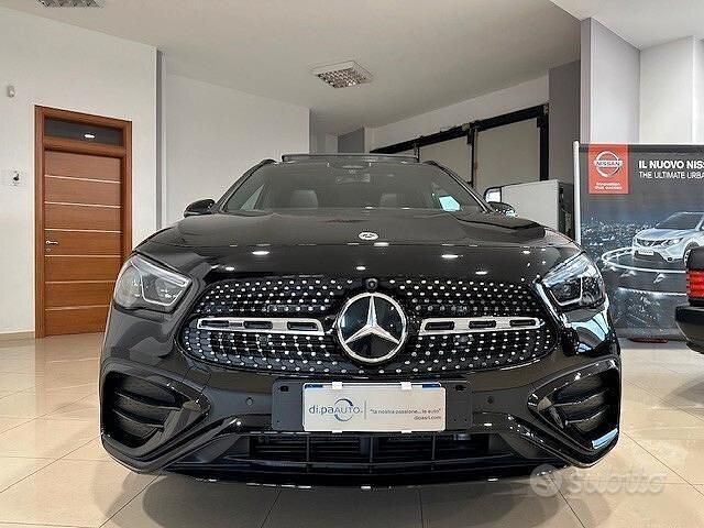 Usata Mercedes GLA200 AMG Line Premium Plus 150 CV (110 kW) 2024 Nero SUV