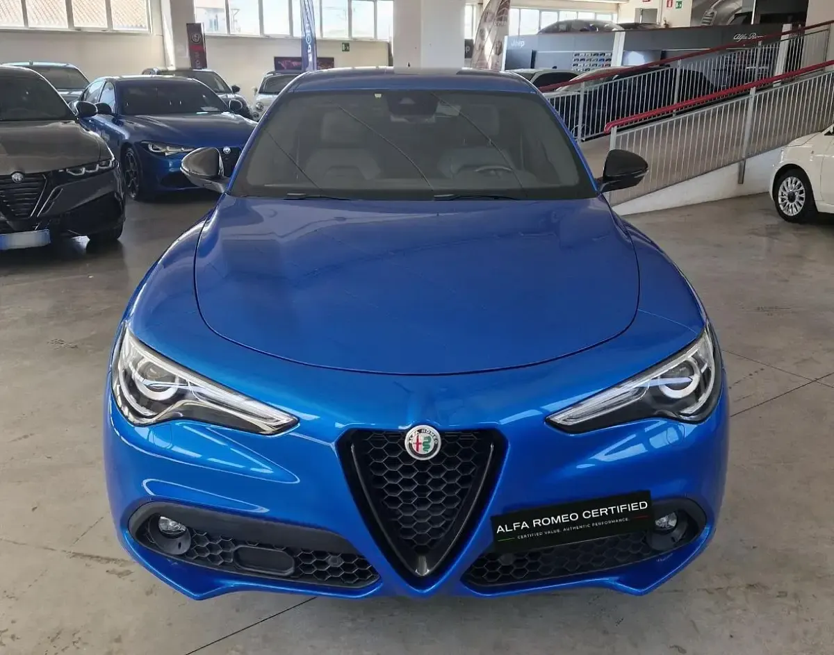 Usata Alfa Romeo Stelvio Veloce 210 CV (154 kW) 2022 Blu/azzurro SUV