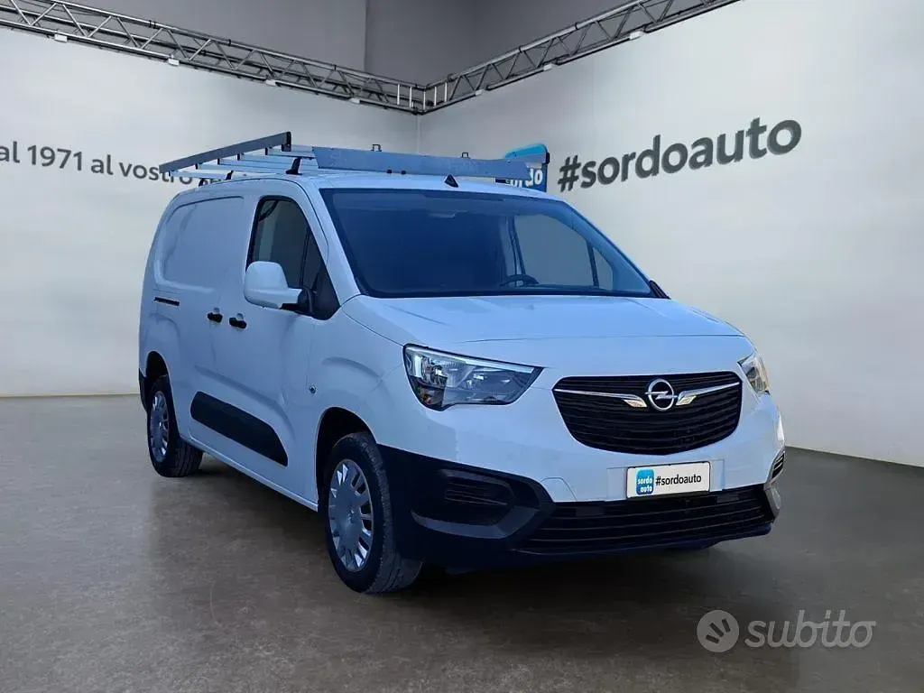 Begagnad Opel Combo 102 HK (75 kW) 2019 Vit Minibuss