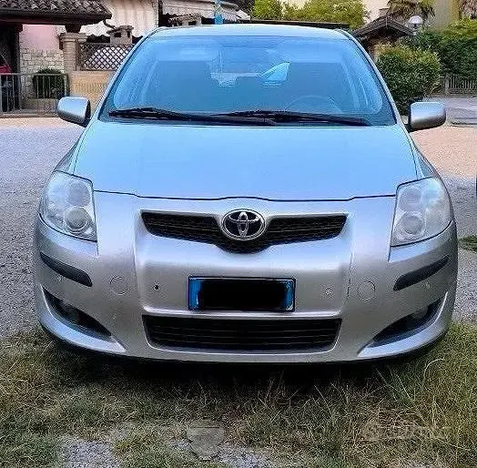 Usata Toyota Auris 90 CV (66 kW) 2007 Grigio Utilitaria