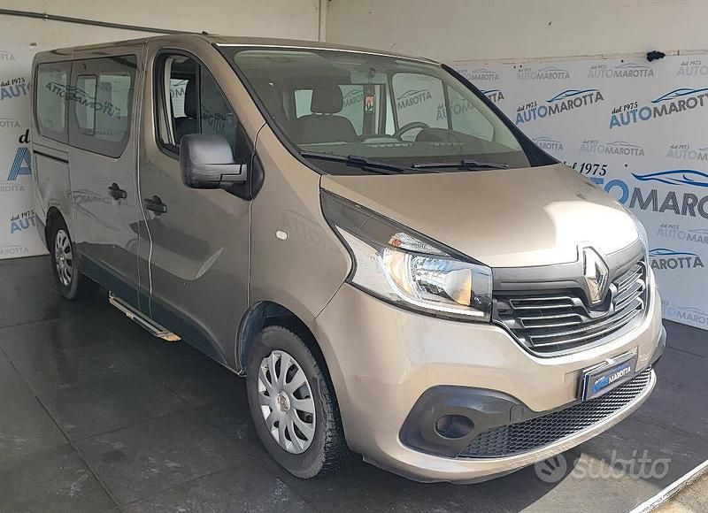 Usata Renault Trafic 126 CV (92 kW) 2017 Grigio chiaro Monovolume