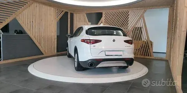 Usado Alfa Romeo Stelvio 190 CV (139 kW) 2019 Blanco SUV