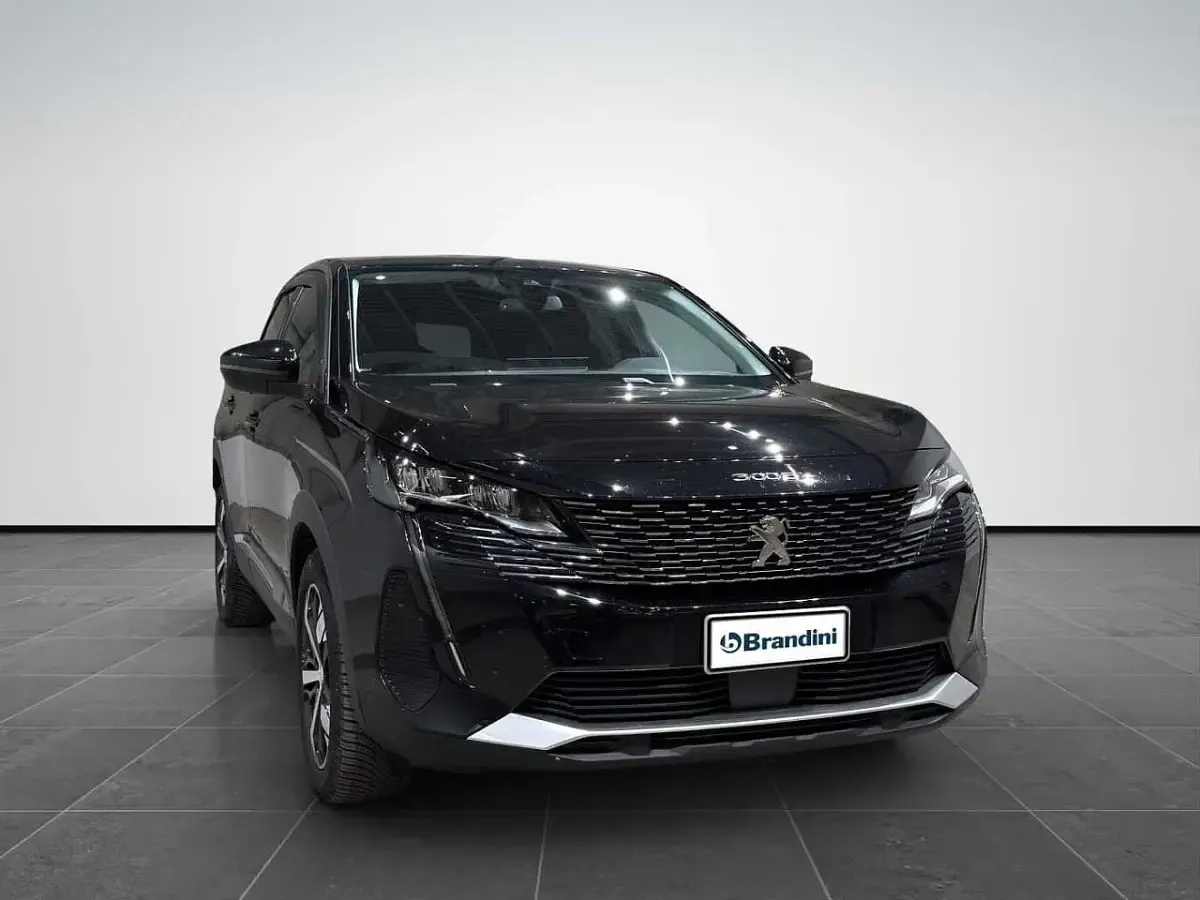 Usata Peugeot 3008 Allure 131 CV (96 kW) 2023 Nero SUV