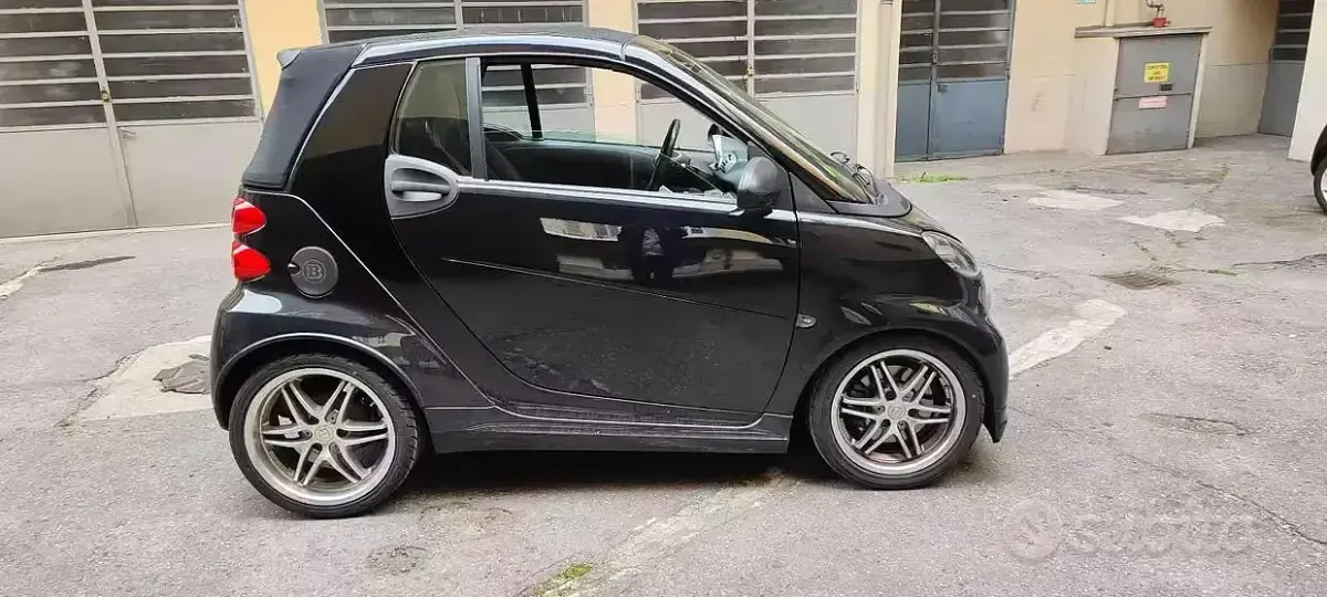 Usata Smart ForTwo Cabrio Brabus 102 CV (75 kW) 2015 Nero Cabrio