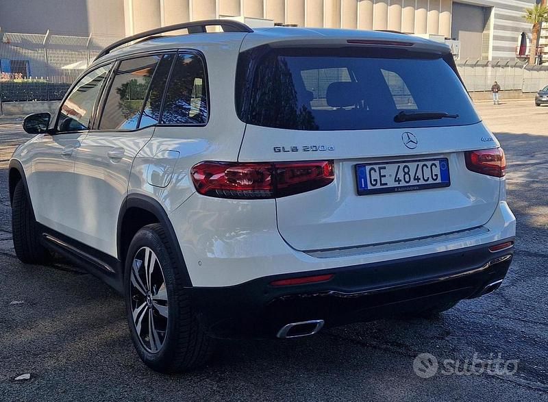 Usata Mercedes GLB200 150 CV (110 kW) 2021 Bianco SUV