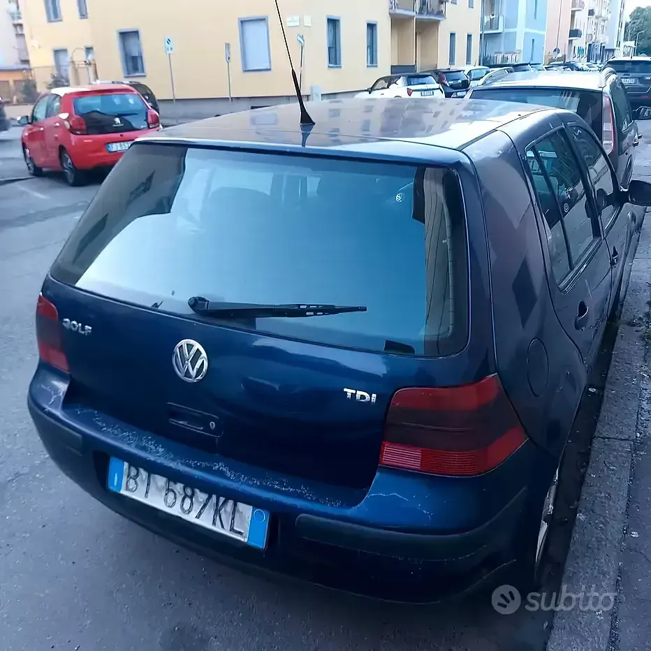 Usata VW Golf IV Comfortline 101 CV (74 kW) 2001 Blu Berlina