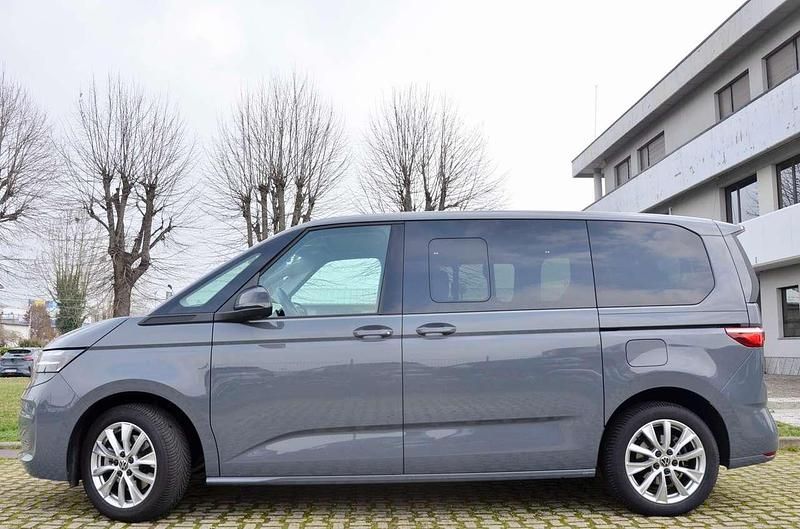 Usata VW Multivan 150 CV (110 kW) 2023 Grigio Furgone