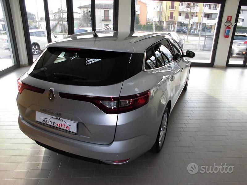 Usata Renault Mégane GrandTour Business 116 CV (85 kW) 2019 Grigio Station wagon
