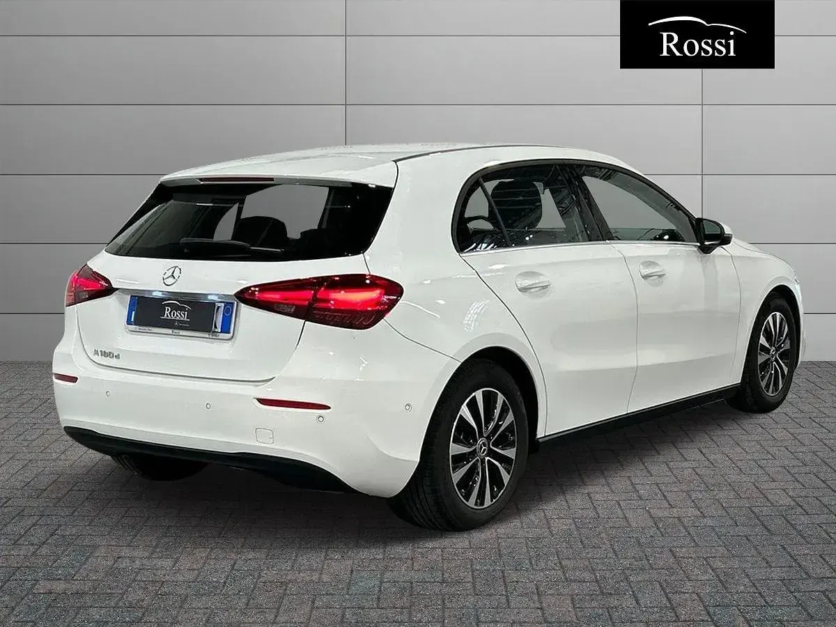 Usata Mercedes A180 Advanced 116 CV (85 kW) 2025 Bianco polare Berlina