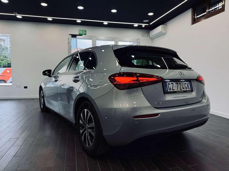Usata Mercedes A180 Advanced 116 CV (85 kW) 2025 Argento hightech Berlina