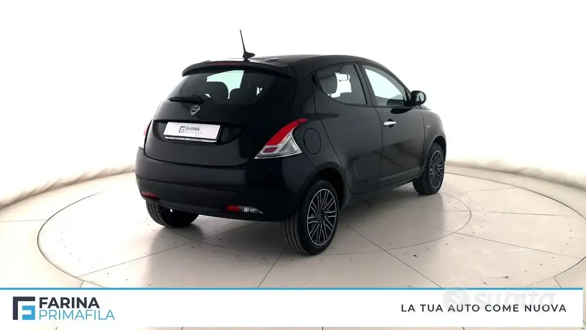 Usata Lancia Ypsilon Gold 69 CV (50 kW) 2024 Nero Utilitaria