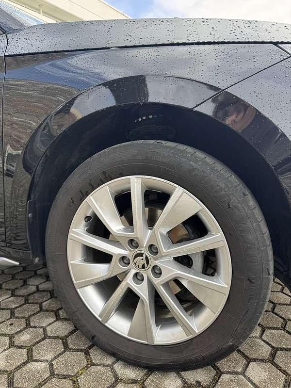 Usata Skoda Kamiq Style 110 CV (80 kW) 2022 Nero SUV