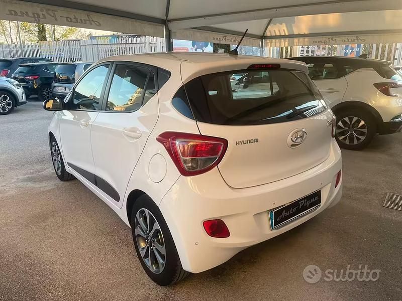 Usata Hyundai i10 Comfort 67 CV (49 kW) 2014 Bianco Utilitaria