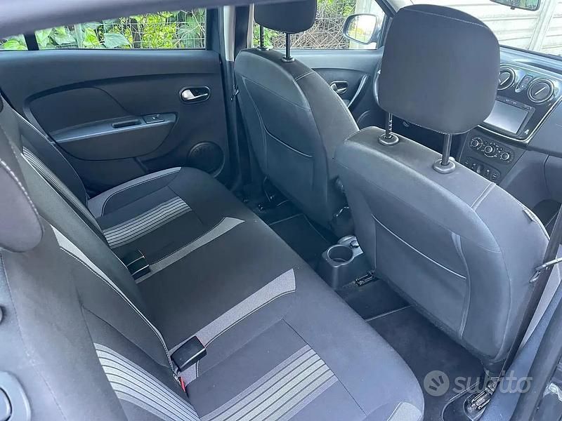 Usata Dacia Sandero Stepway 90 CV (66 kW) 2019 Grigio Berlina