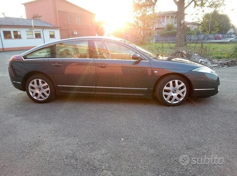 Usata Citroën C6 Exclusive 211 CV (155 kW) 2006 Grigio Berlina