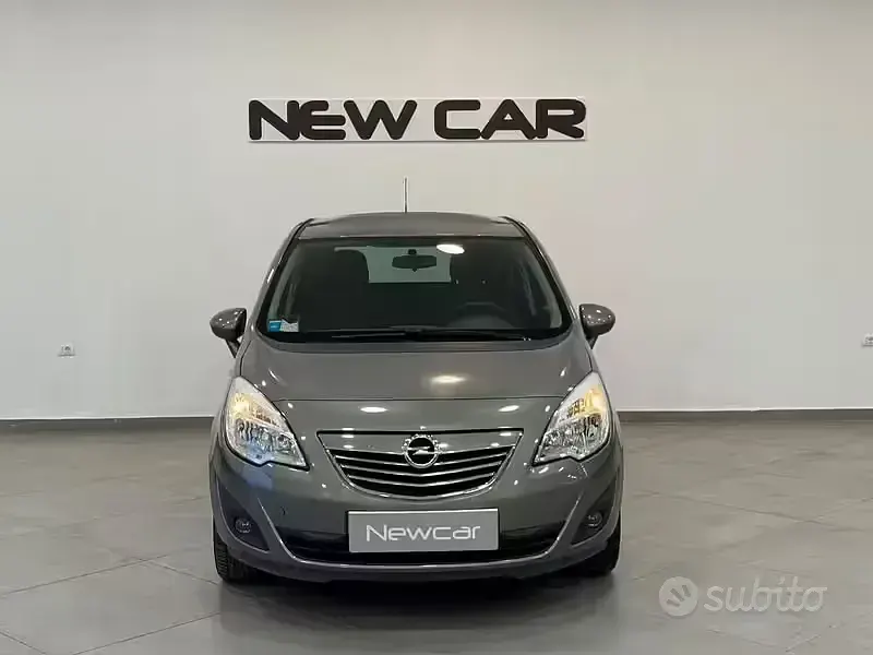 Usata Opel Meriva Cosmo 140 CV (102 kW) 2010 Marrone Monovolume